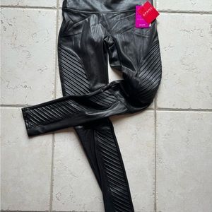 SPANX faux leather leggings:)